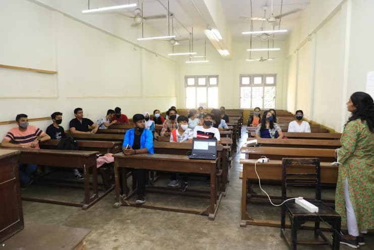 R.D. & S.H. National College And S.W.A. Science College Mumbai Classes & labs photo 10